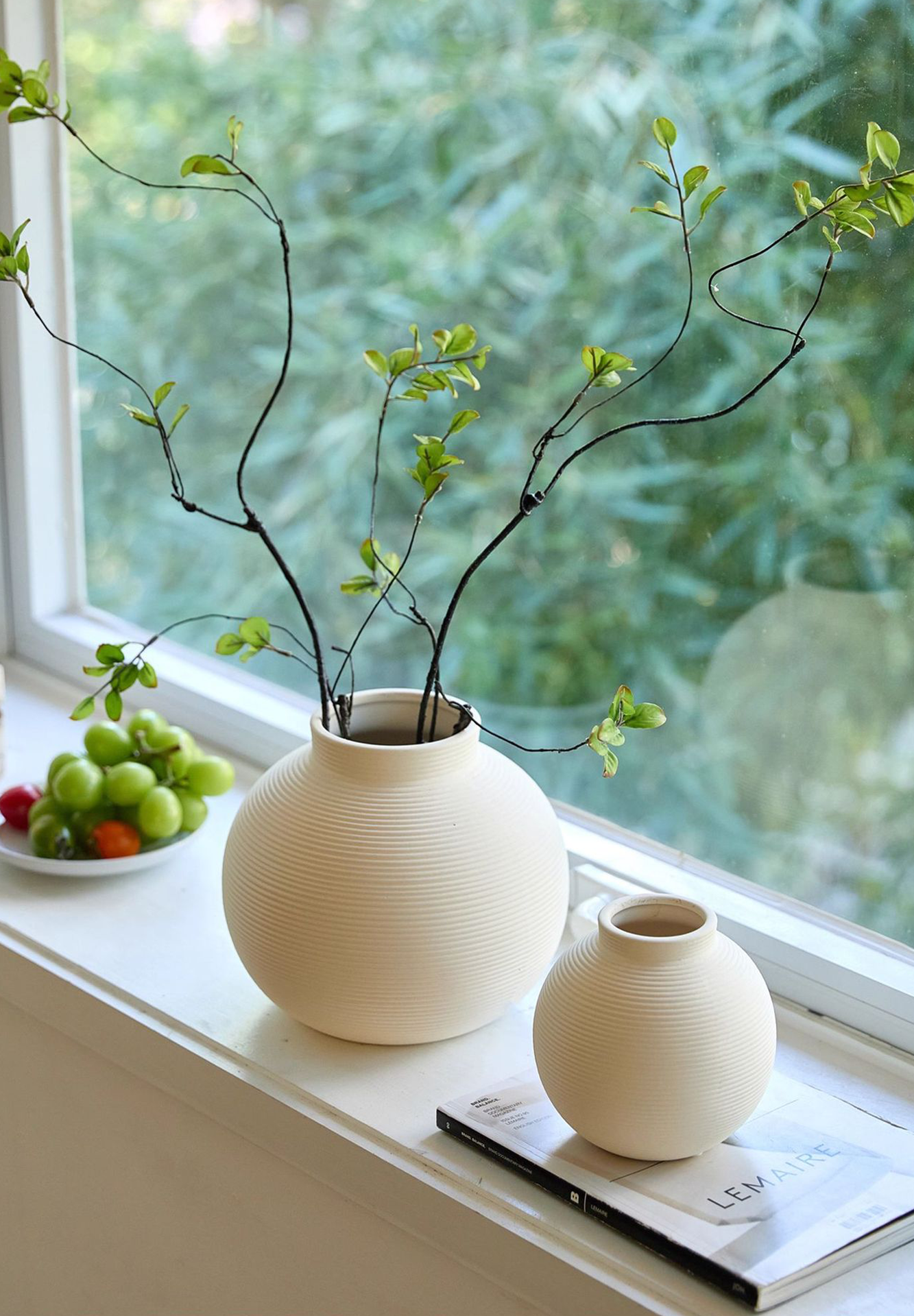 Minimalist Ribbed Ceramic Vase — Matte White Textured Collection